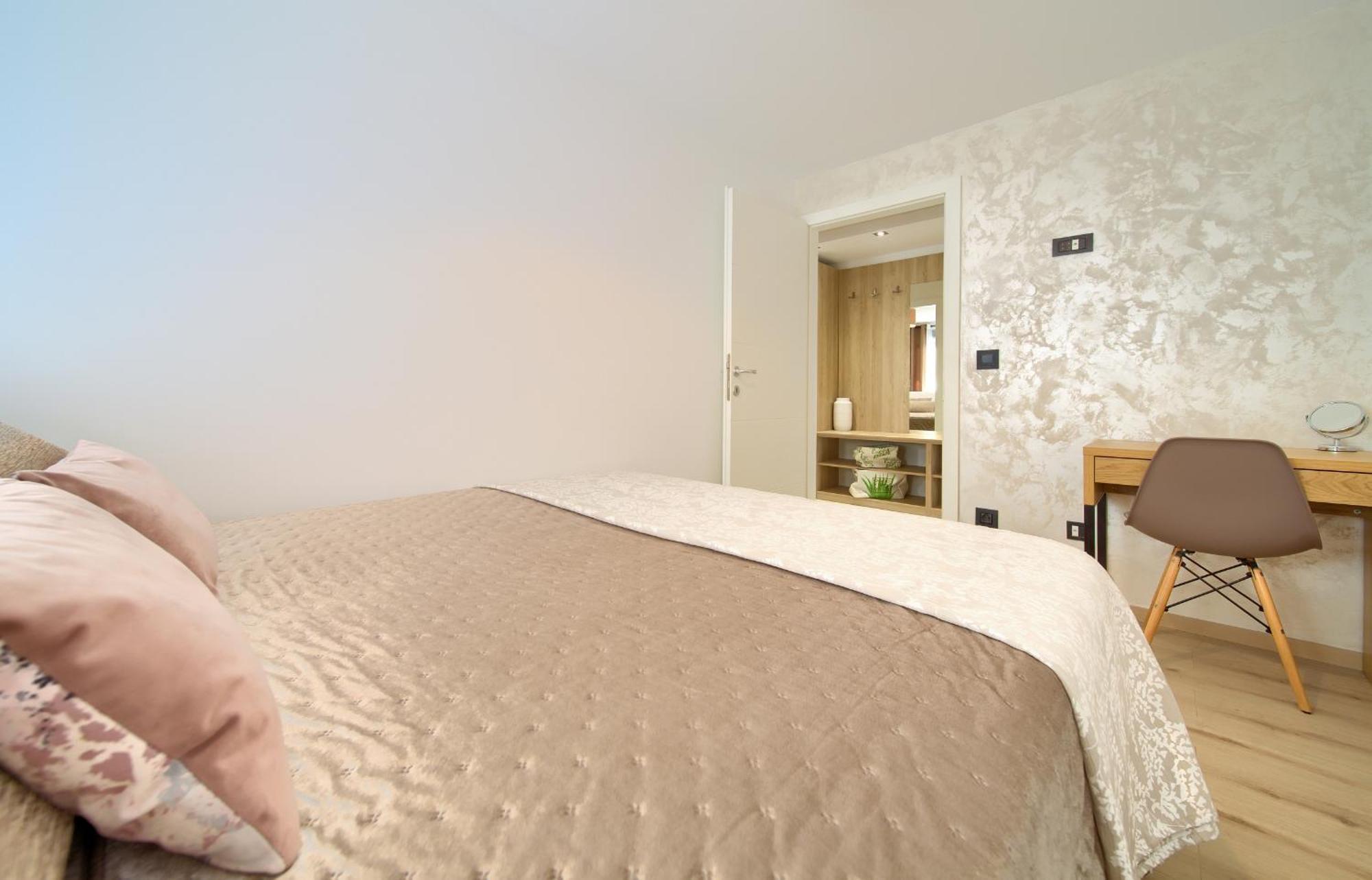Apartments Sinisa - Krk Town Szoba fotó